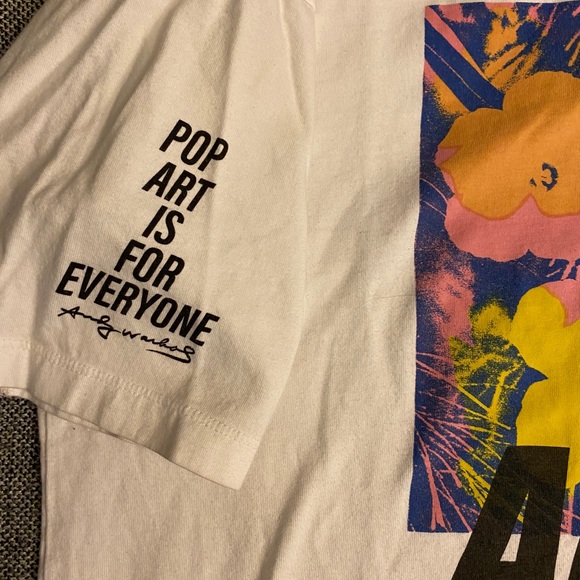 UNIQLO BASIC TSHIRT W GRAPHIC - Picture 3 of 3